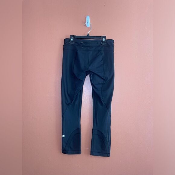 Lululemon Run: Inspire Crop in Black Womens Size 2 - Picture 9 of 11